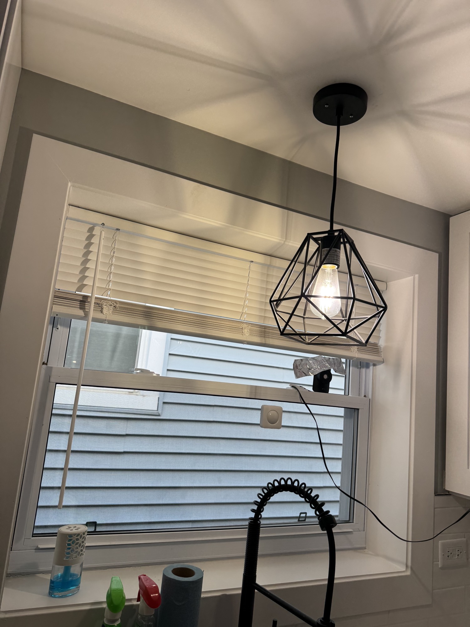 Kitchen window pendant