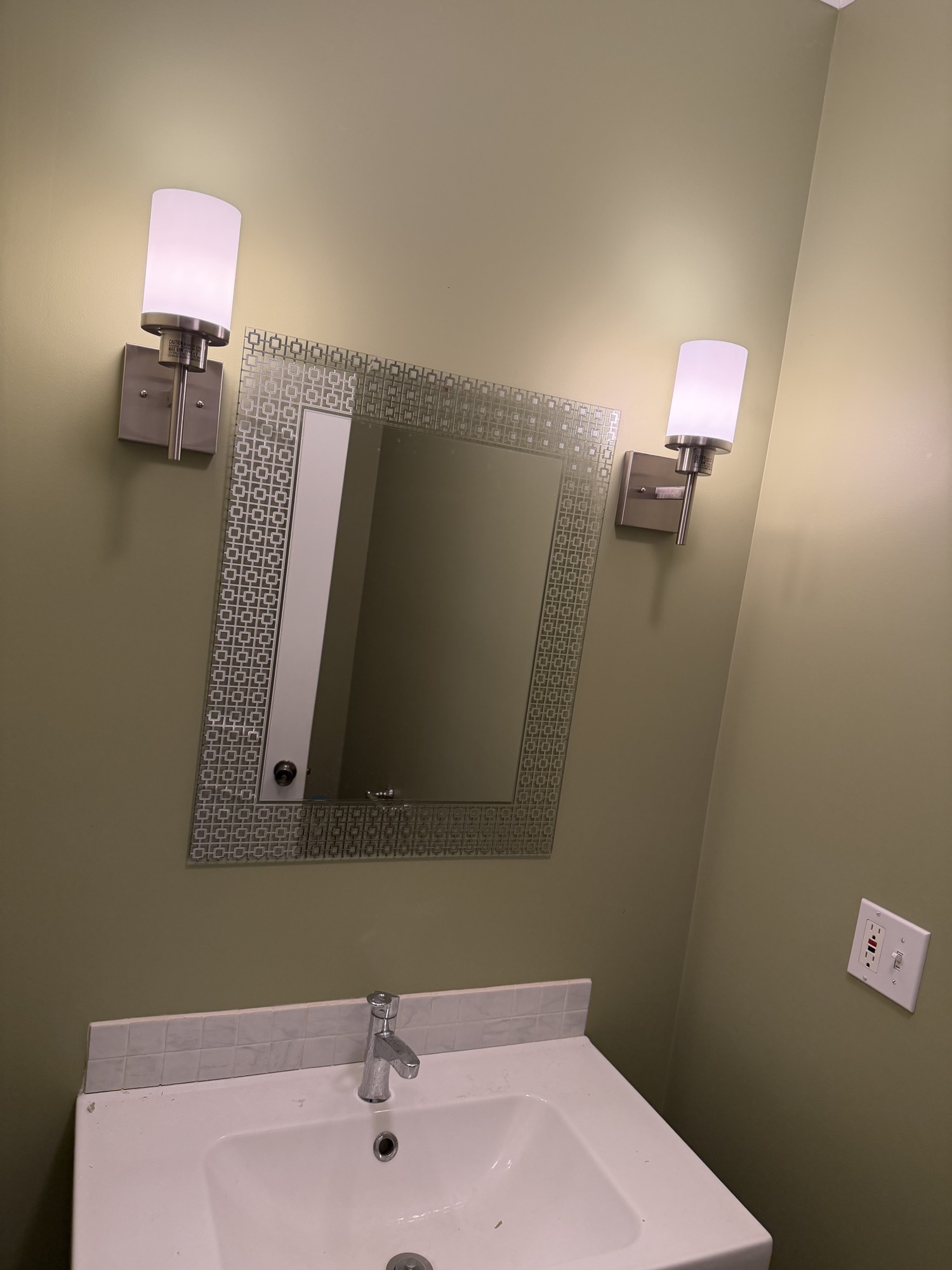 Pair of bathroom wall sconces